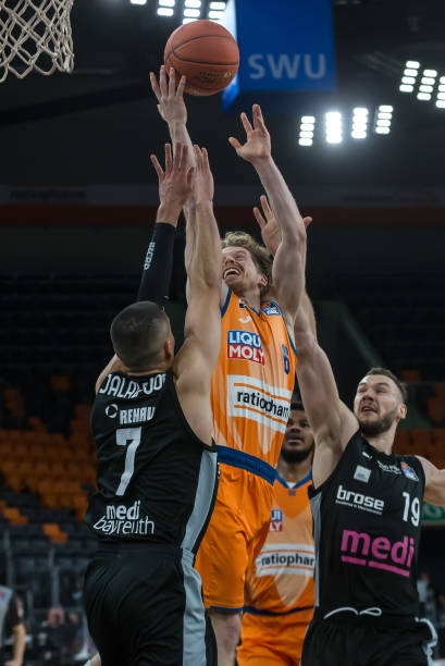 网坛带来更 网坛带来更