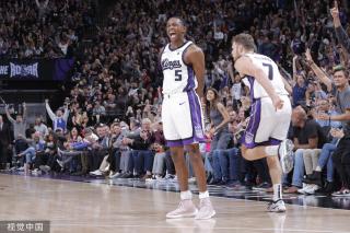 史单场助攻 史单场助攻